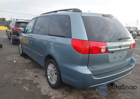 2010 Toyota Sienna Xle z USA, uszkodzony, nr VIN 5TDDK4CC3AS032884